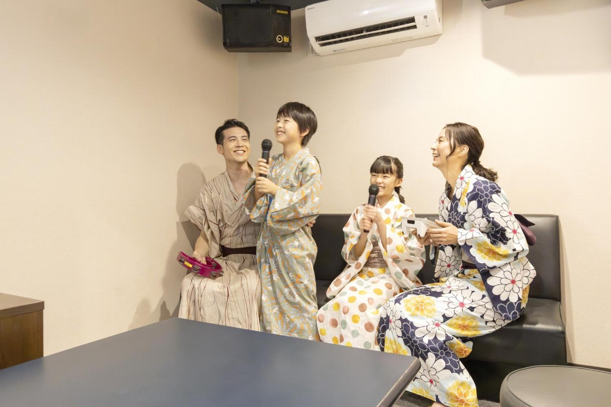 Готель Ooedo Onsen Monogatari Premium Kaga Maruya Екстер'єр фото